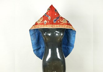 清紅緞地雙龍紋盤金頭披