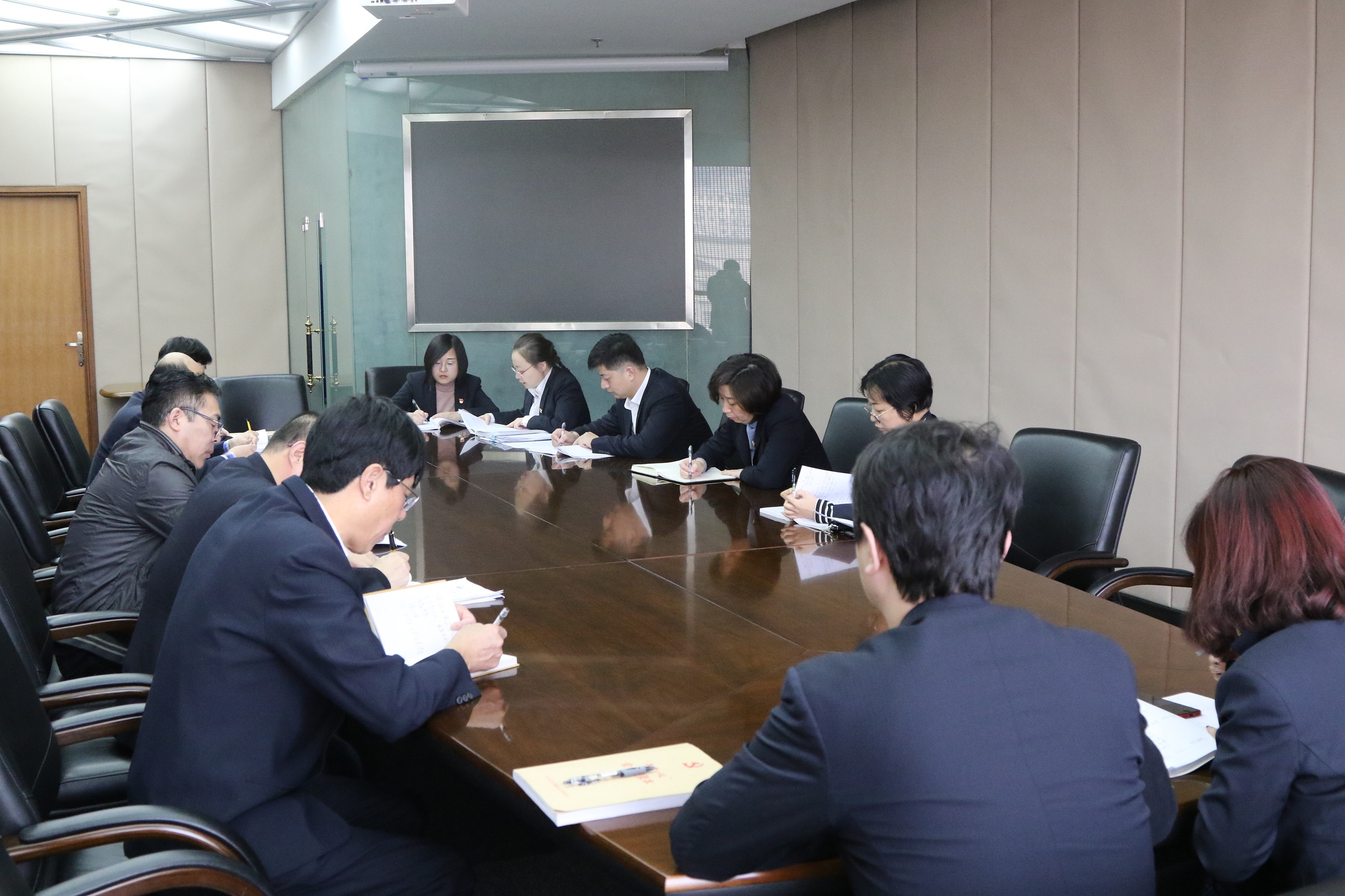 005召開專題組織生活會.JPG